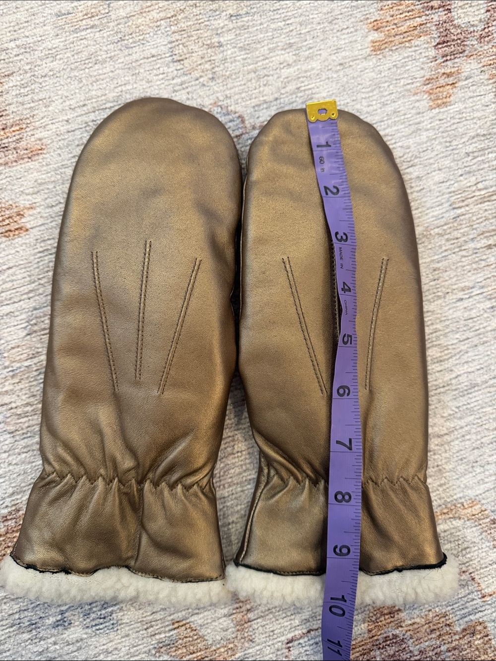 Danier Taupe Genuine Leather Lined Mittens S/M - Picture 4 of 7